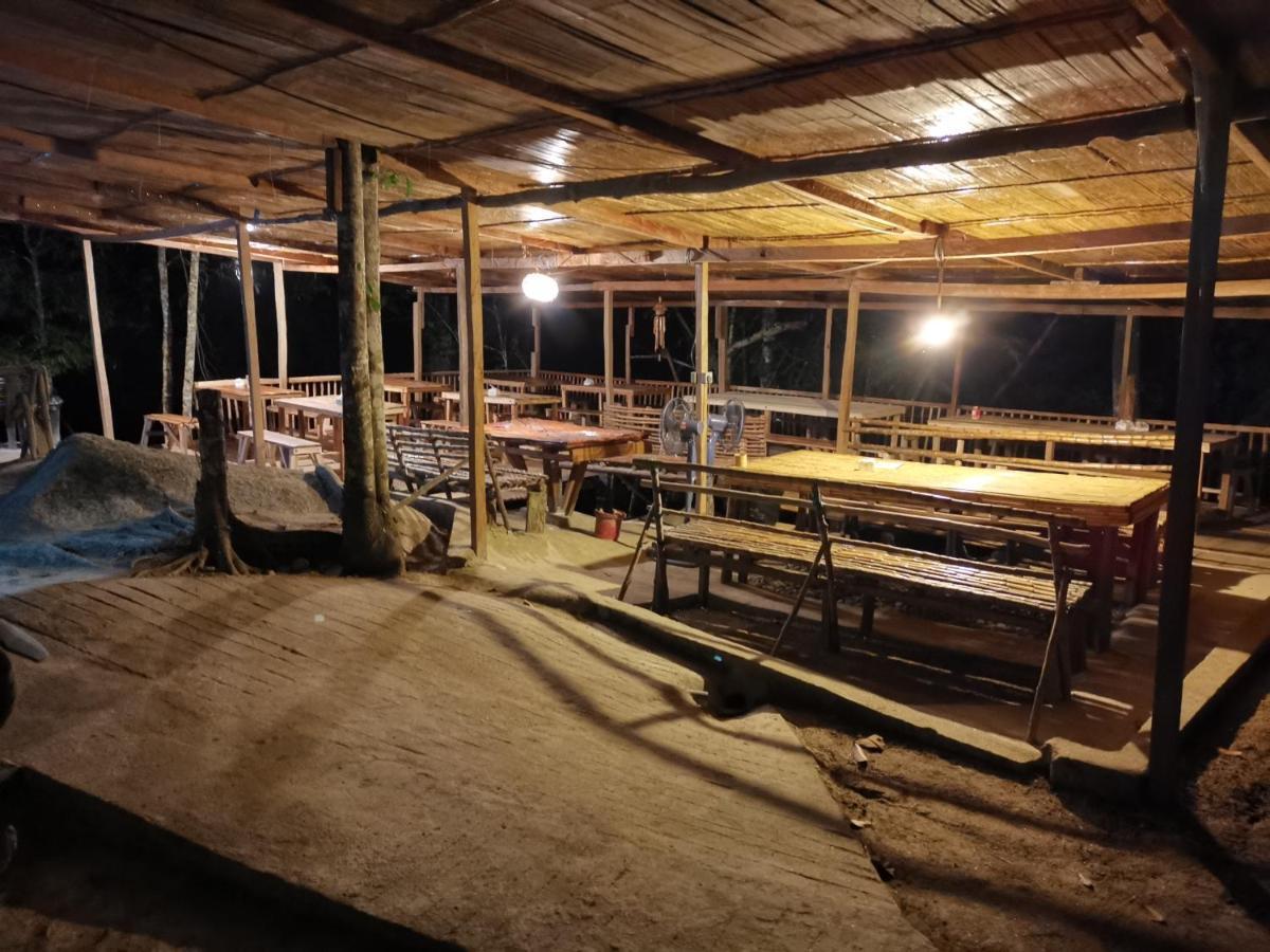 Rain Forest Inn Ringlet Экстерьер фото